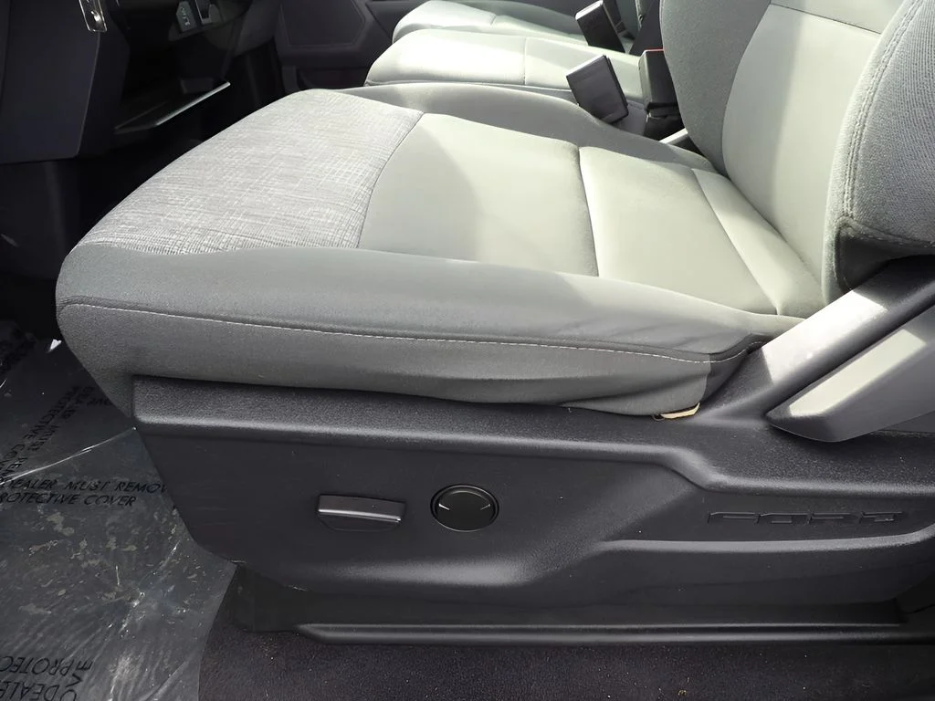 Used 2023 Oxford White Ford XLT image 15