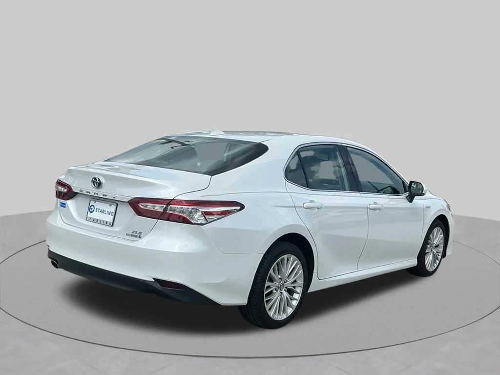 Used 2020 Beige Toyota XLE image 11