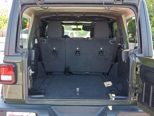 Used 2022 Green Jeep Unlimited Sport S image 29