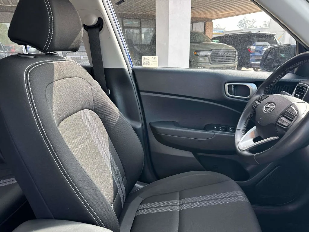 Used 2025 Blue Hyundai SEL image 27