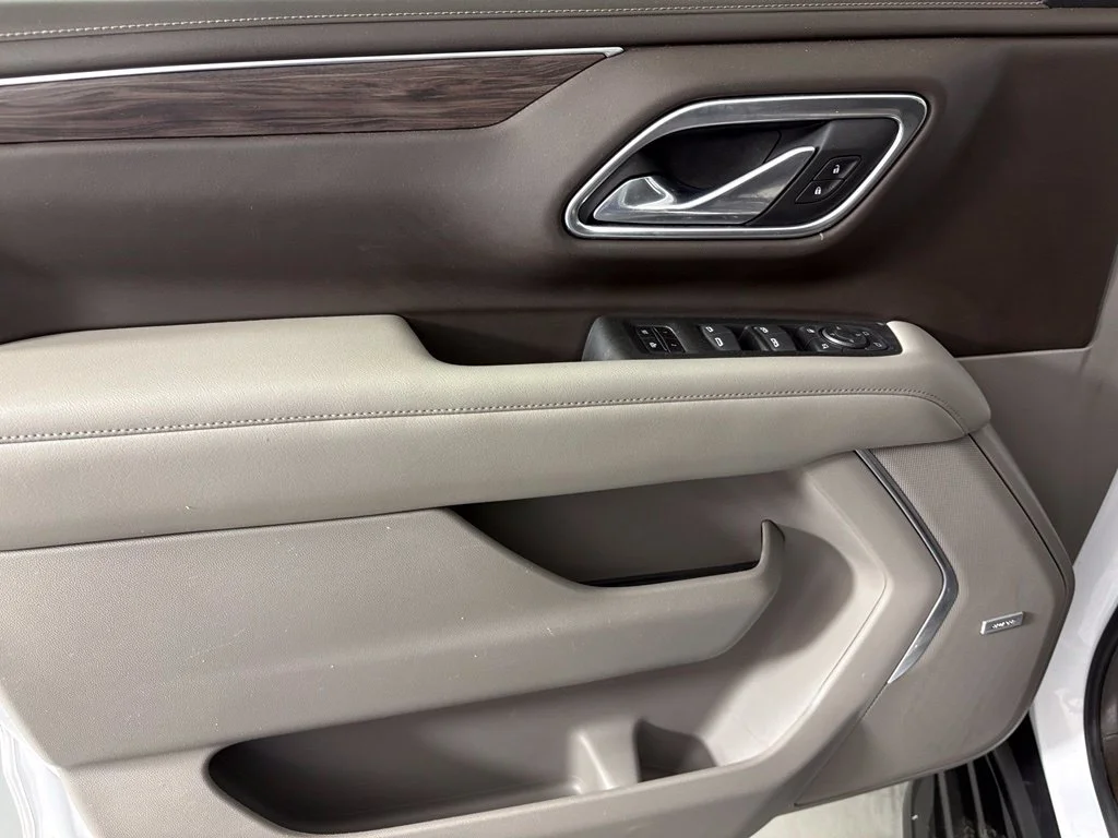 Used 2021 White Chevrolet LT image 14