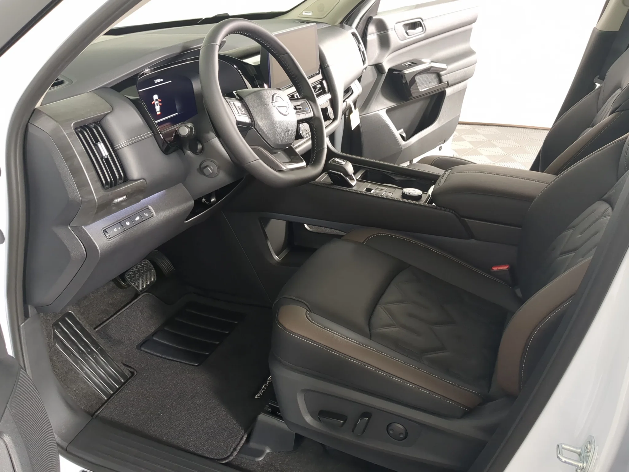 New 2026 2T WHT BLK Nissan Platinum image 10