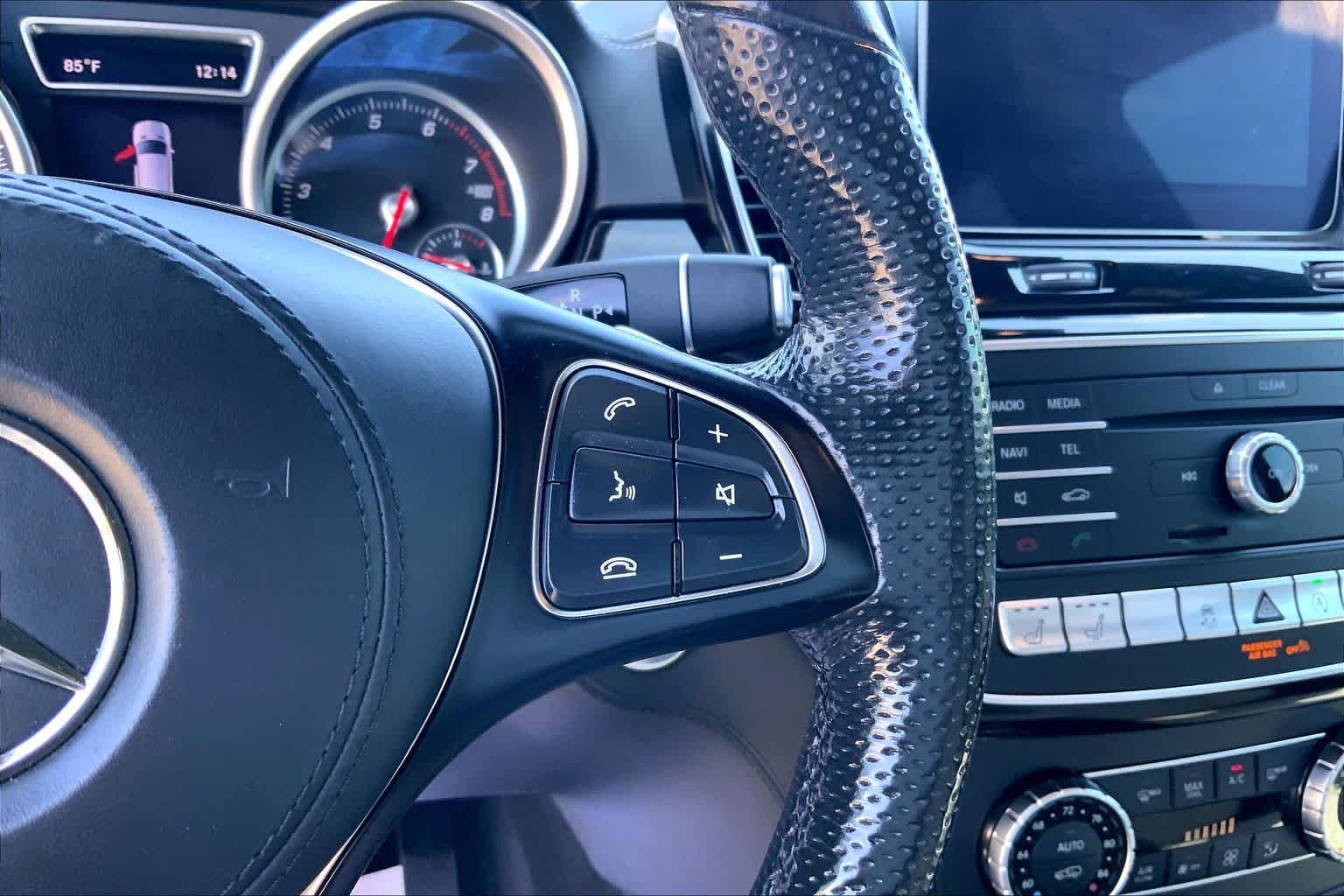Used 2018 designo Diamond White Metallic Mercedes-Benz GLS 550 image 24