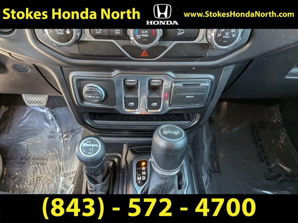 Used 2020 White Jeep Sport S image 19