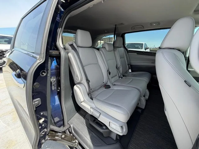 Used 2024 Blue Honda EX-L image 16