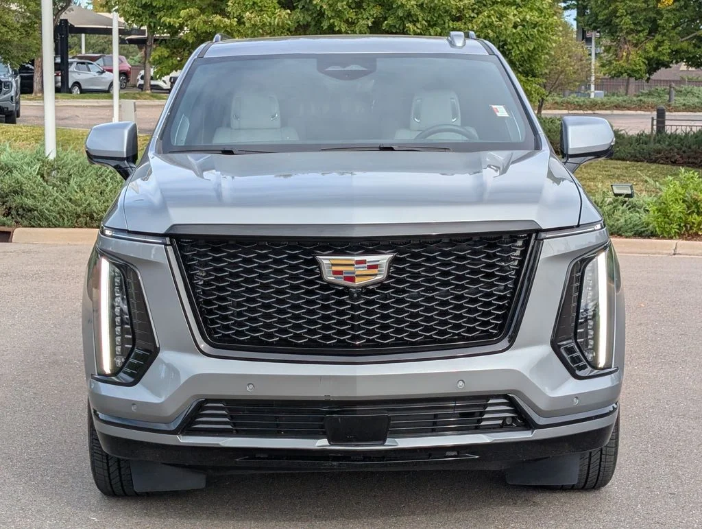 Used 2025 Silver Metallic Cadillac Sport Platinum image 7