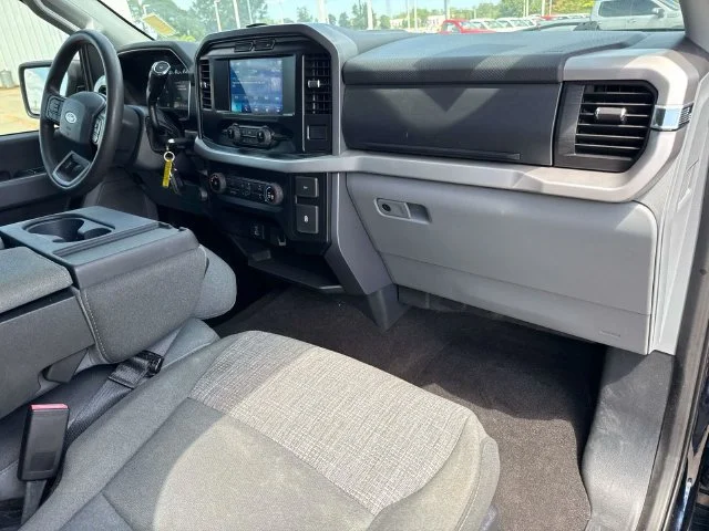 Used 2023 Blue Ford XLT image 18