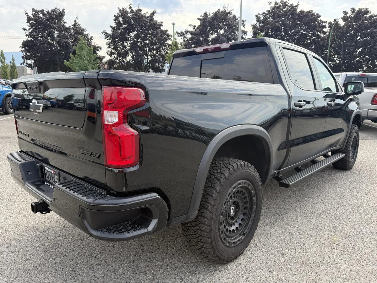 Used 2025 Black Chevrolet ZR2 image 8