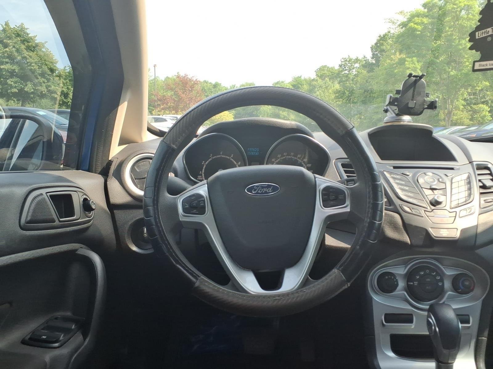 Used 2019 Lightning Blue Ford SE image 19