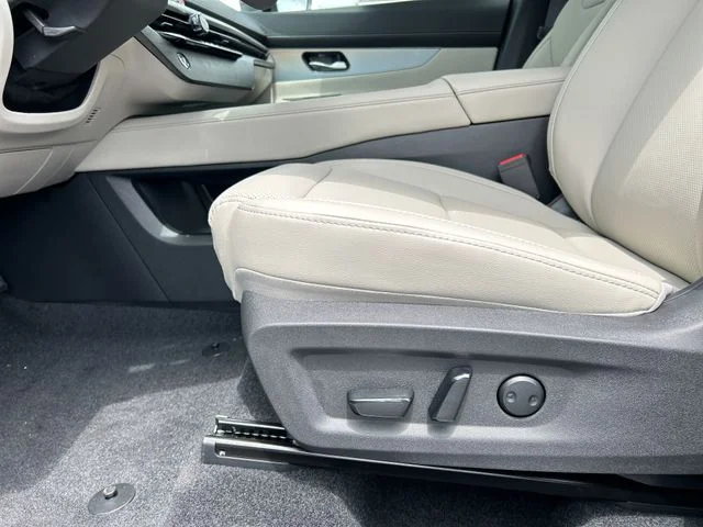 New 2026 Champagne Silver Metallic Nissan SL image 25