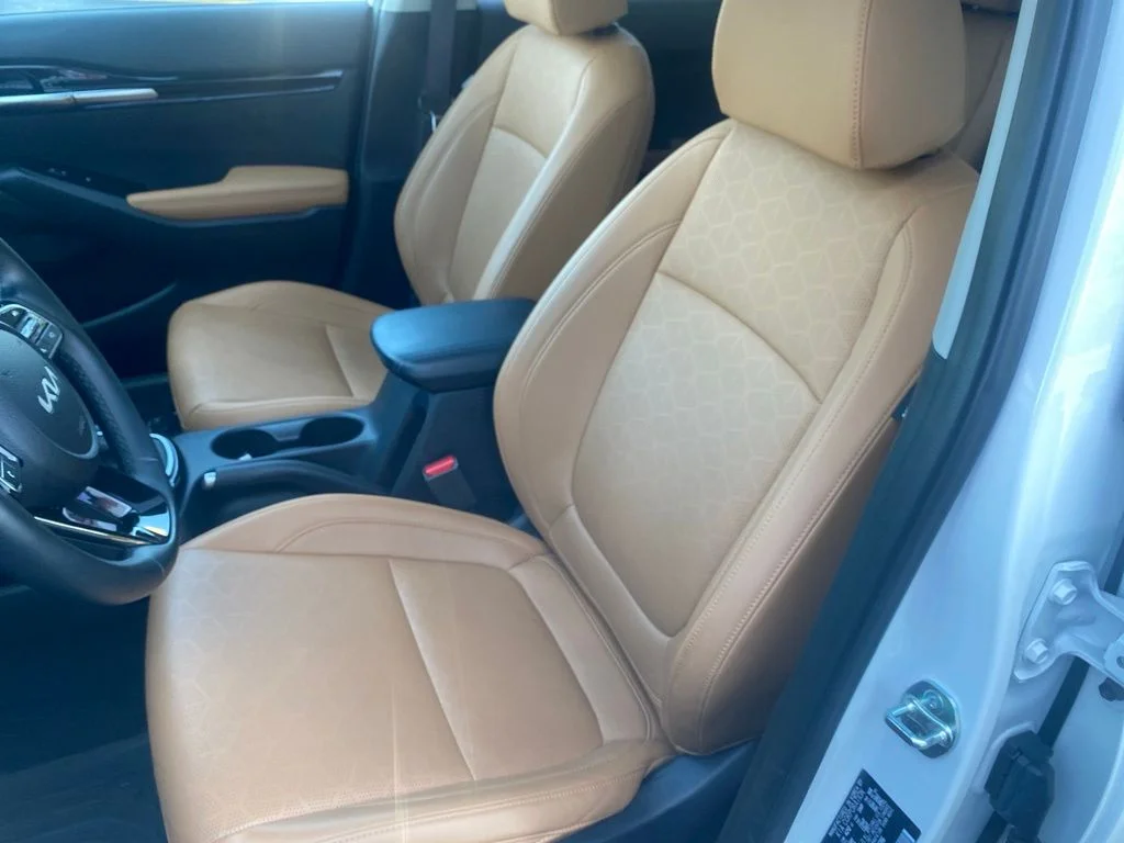 Used 2024 Snow White Pearl Kia EX image 20