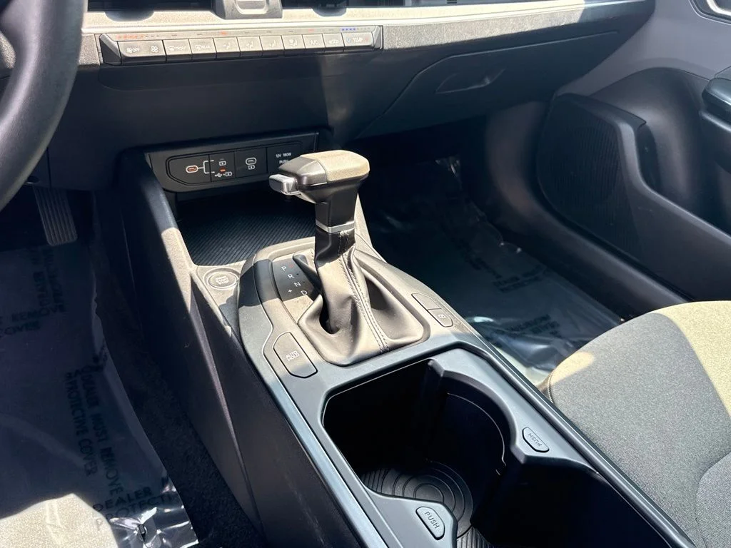 Used 2025 Gray Kia LXS image 18
