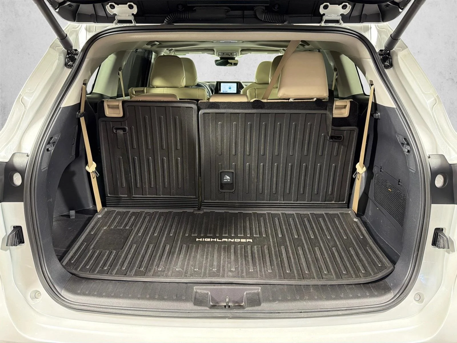 Used 2025 Gray Toyota LE image 19