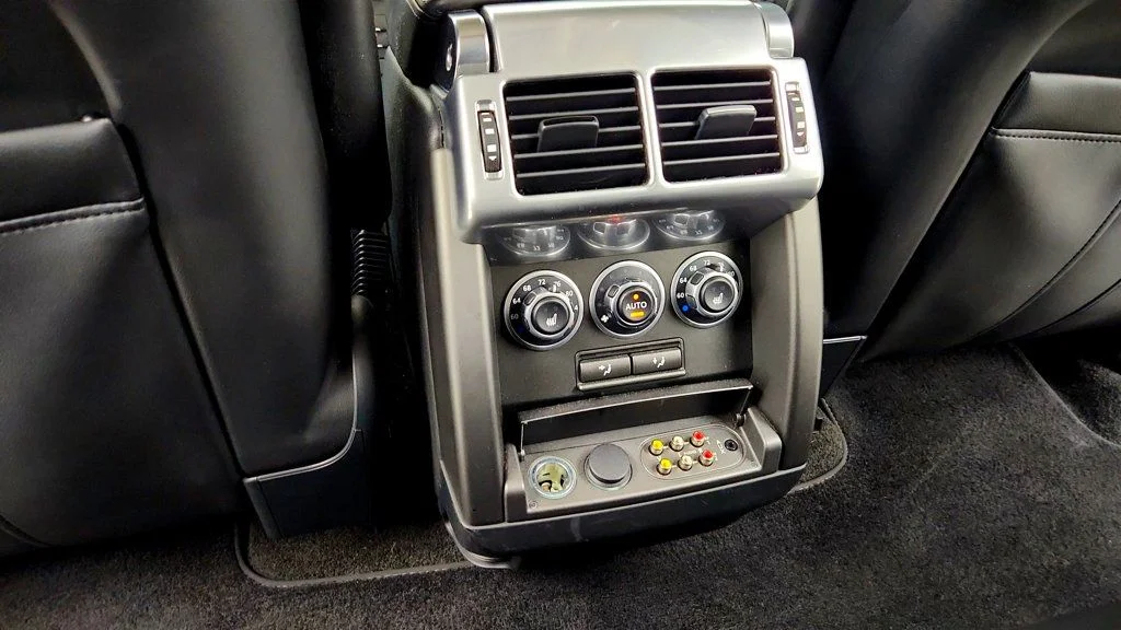Used 2011 Stornoway Grey Metallic Land Rover 4WD 4dr SC image 23