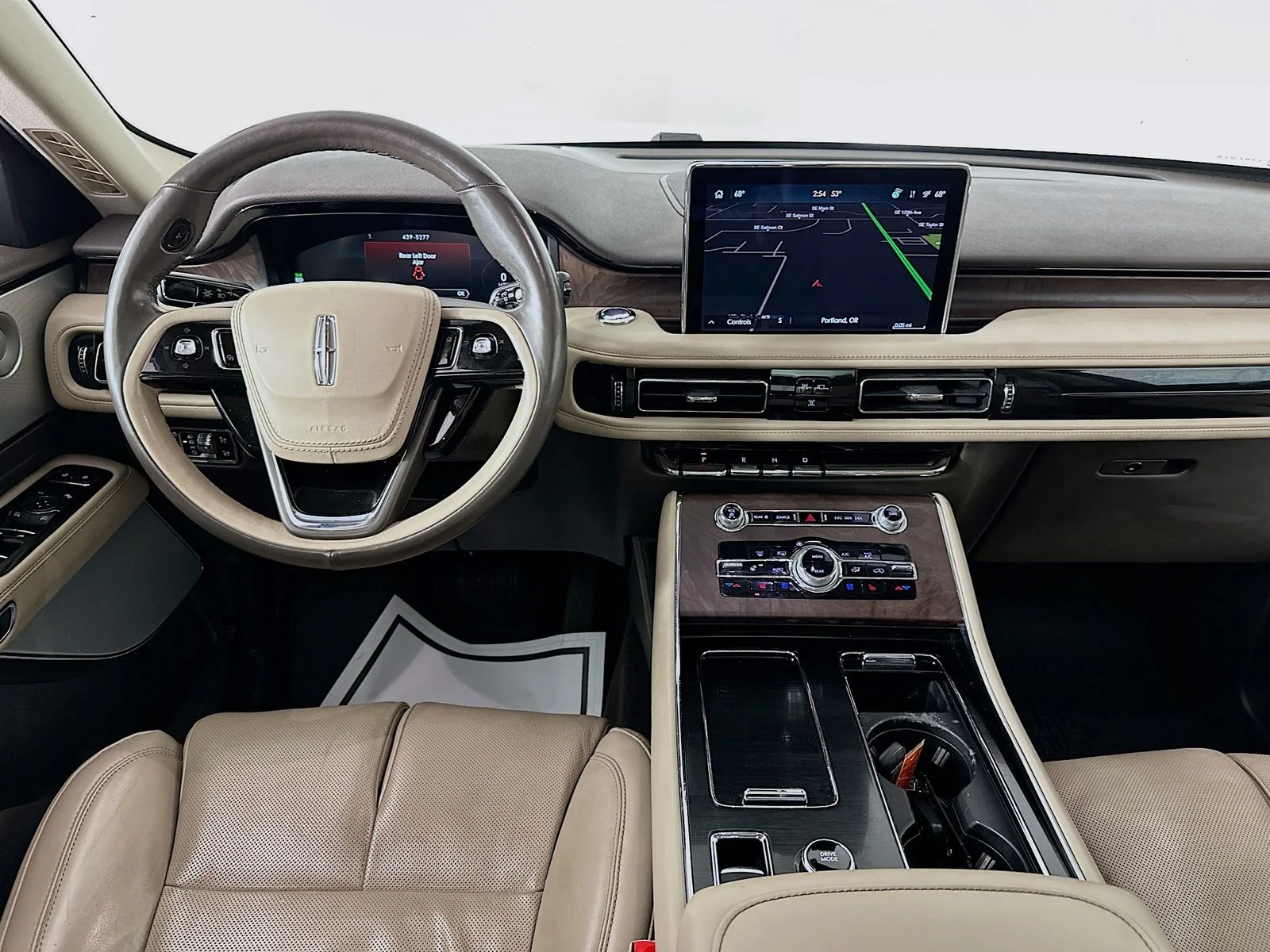 Used 2021 White Lincoln Reserve image 27