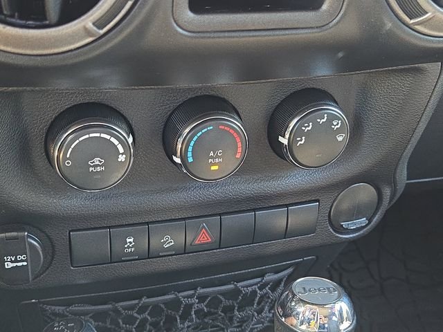 Used 2017 Gray Jeep Unlimited Sport image 25