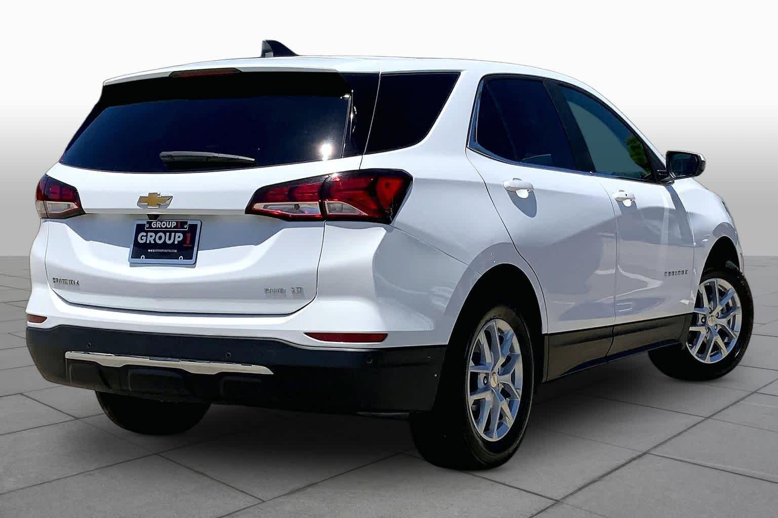 Used 2024 Summit White Chevrolet LT image 13