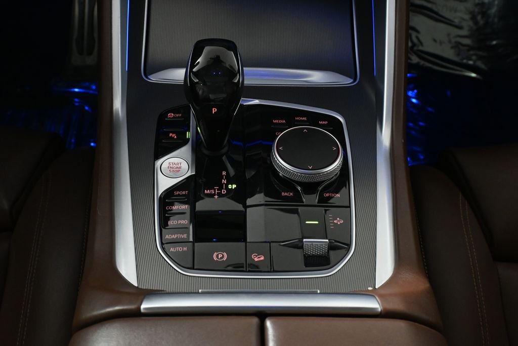 Used 2021 Black Sapphire Metallic BMW xDrive40i image 25