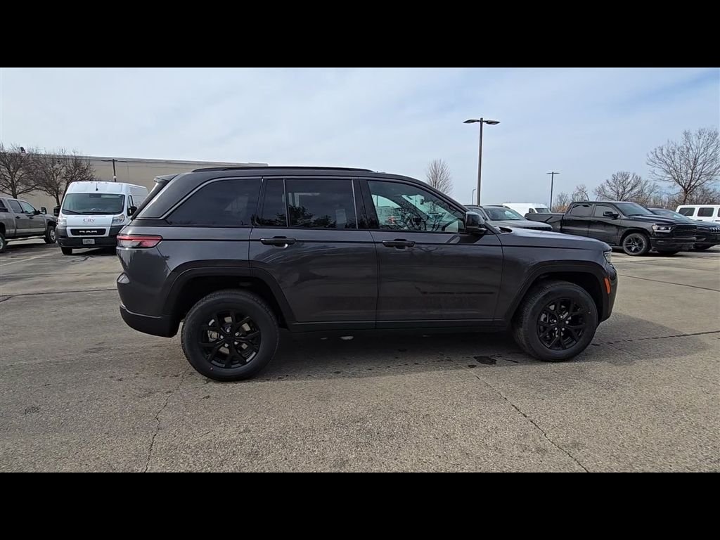New 2026 Baltic Gray Metallic Clear-Coat Exterior Paint Jeep Altitude image 8