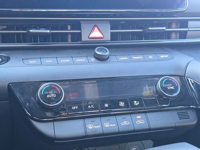 2025 Hyundai Elantra Blue - Photo 31
