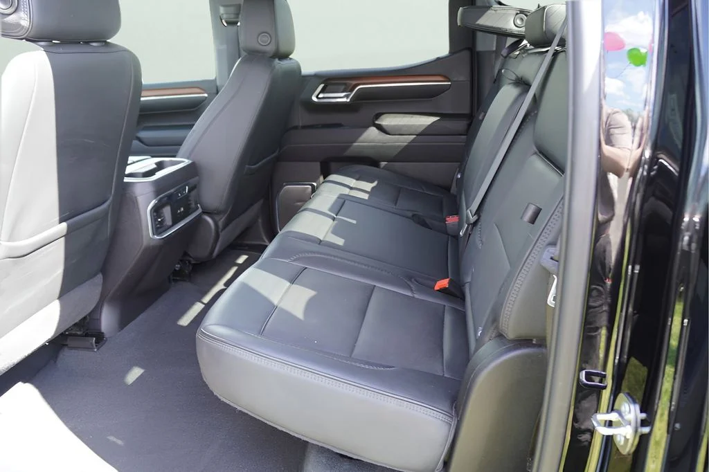 Used 2024 Onyx Black GMC Denali image 14