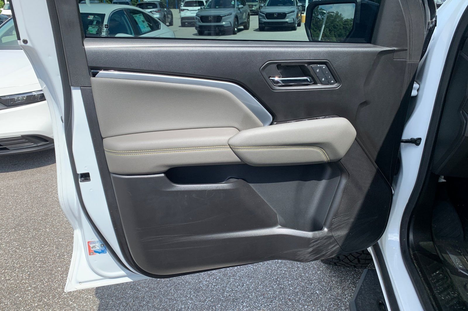 Used 2024 White Chevrolet ZR2 image 12