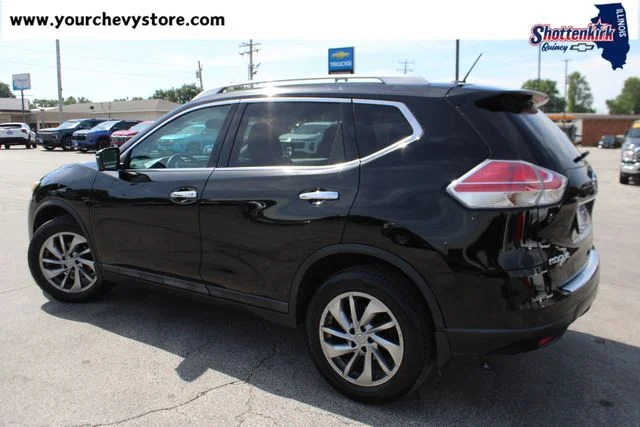 Used 2015 Black Nissan SL image 3
