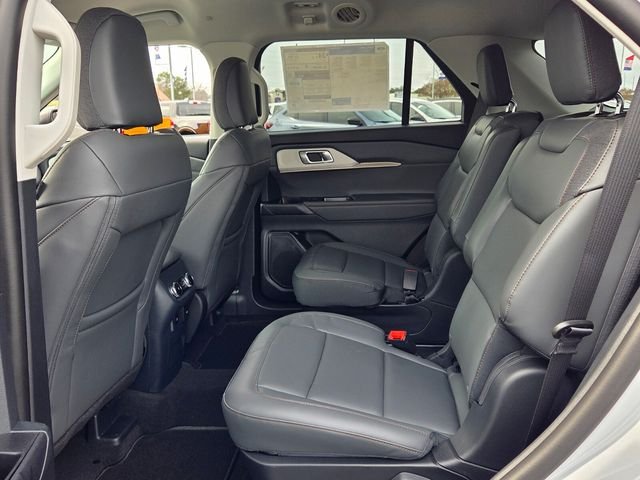 2026 Ford Explorer Active - Photo 13