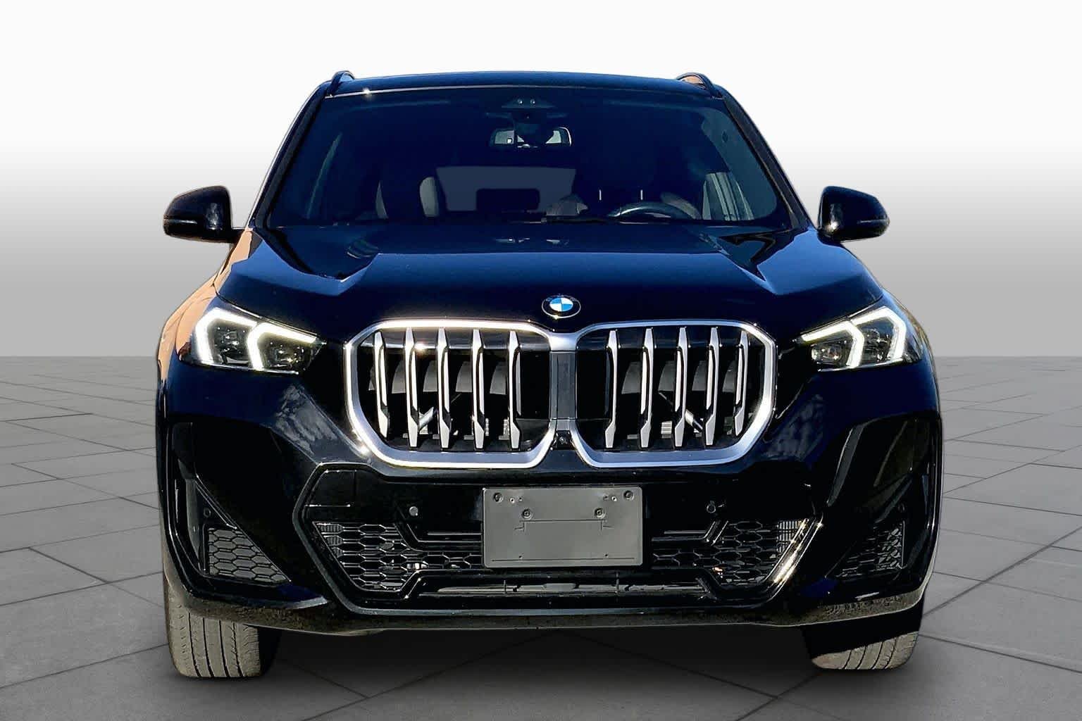 Used 2023 Black Sapphire Metallic BMW xDrive28i image 3
