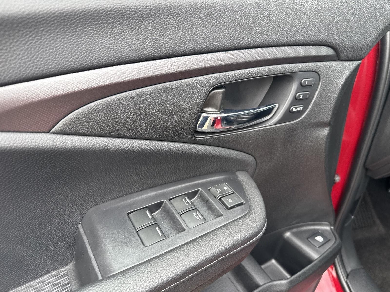 Used 2025 Radiant Red Metallic II Honda RTL image 19