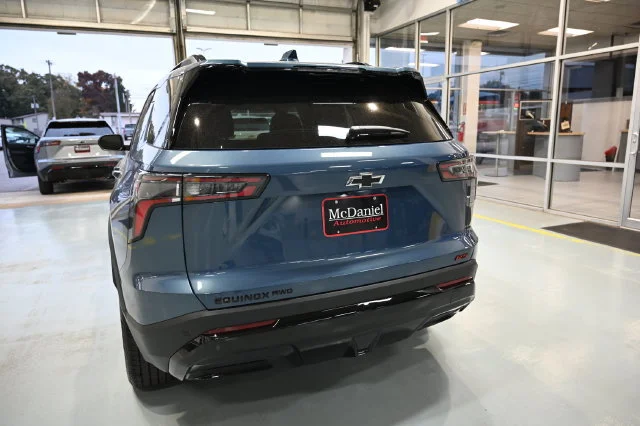 2027 Chevrolet Equinox RS - Photo 6