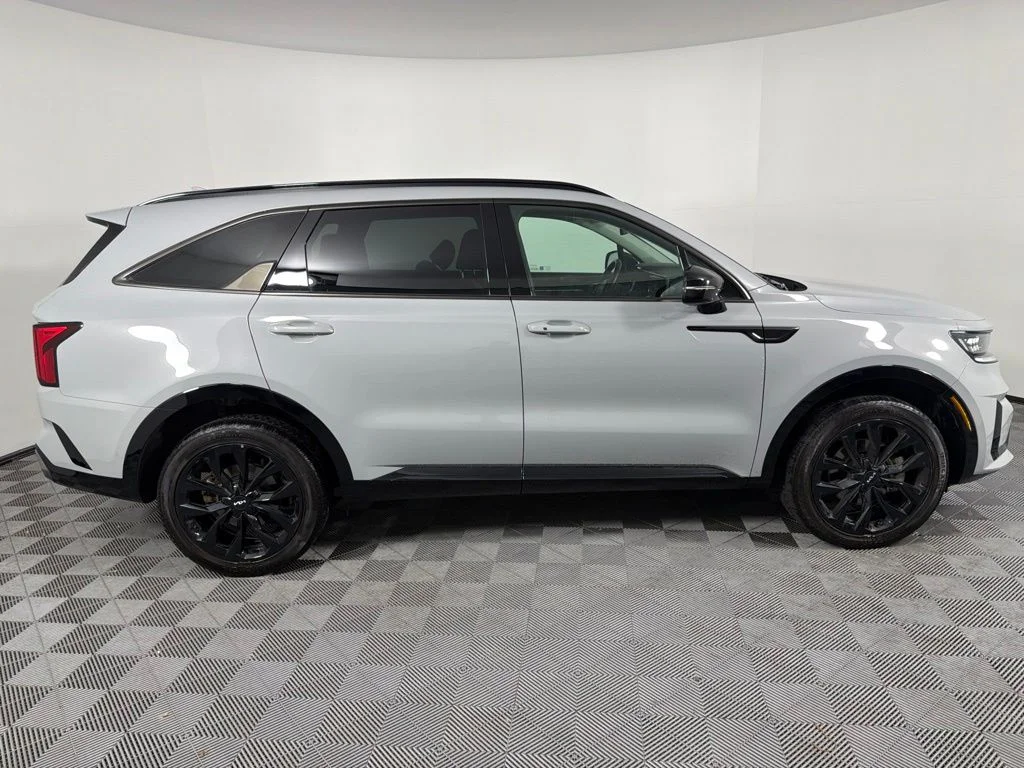 Used 2023 Gray Kia SX image 4