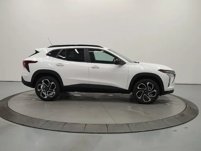 New 2026 White Chevrolet 2RS image 9
