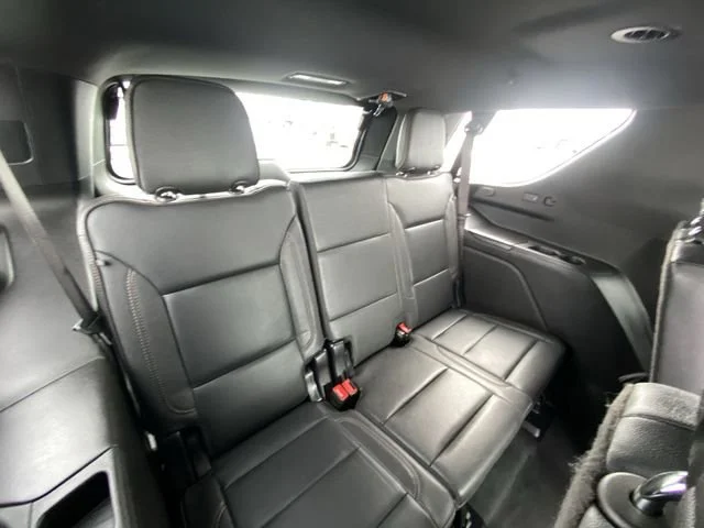 Used 2025 Iridescent Pearl Tricoat Chevrolet High Country image 23