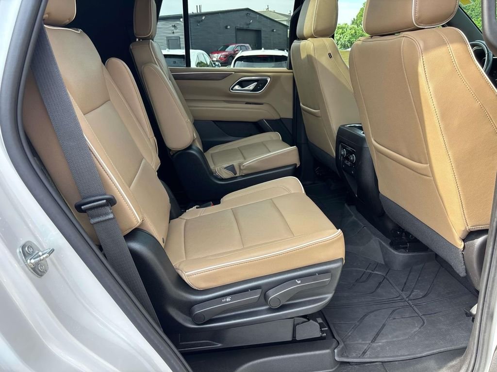 Used 2023 Beige Chevrolet Premier image 21
