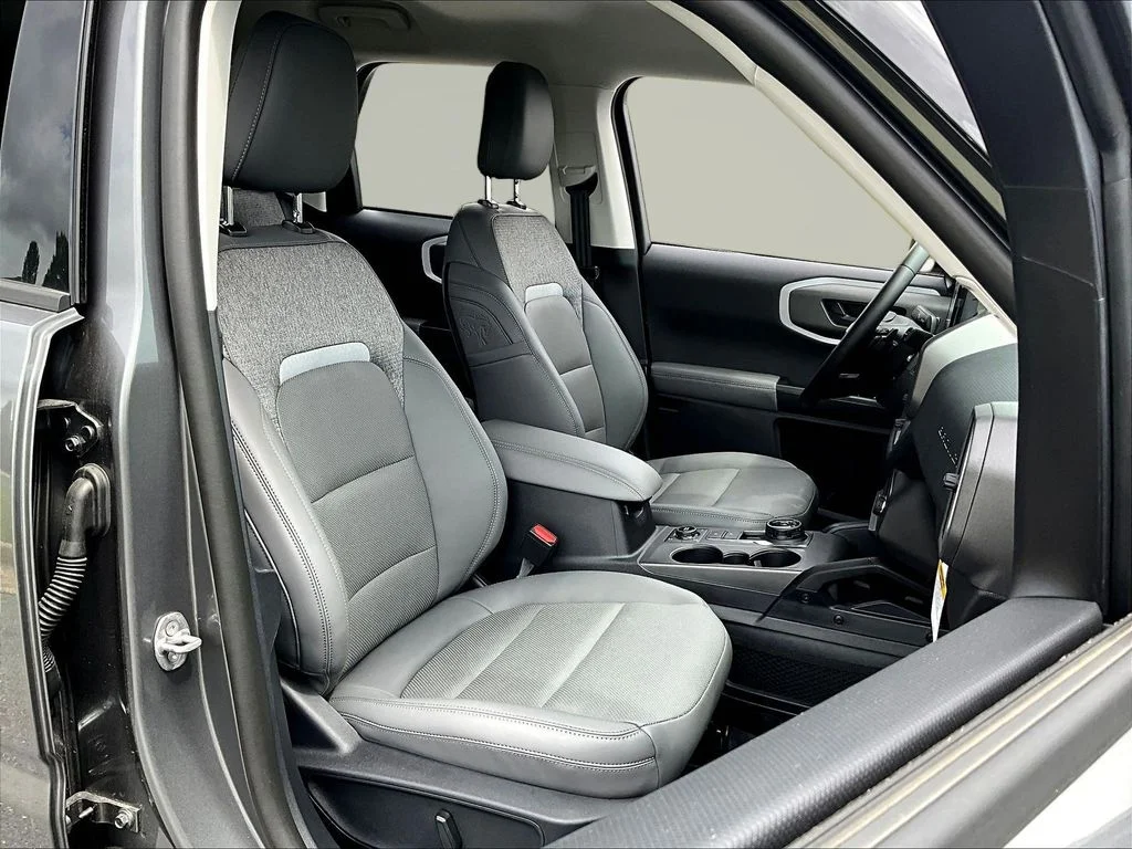 New 2025 Carbonized Gray Metallic Ford Badlands® image 10