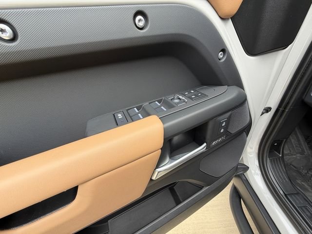 New 2026 Borasco Grey Land Rover X-Dynamic SE image 11
