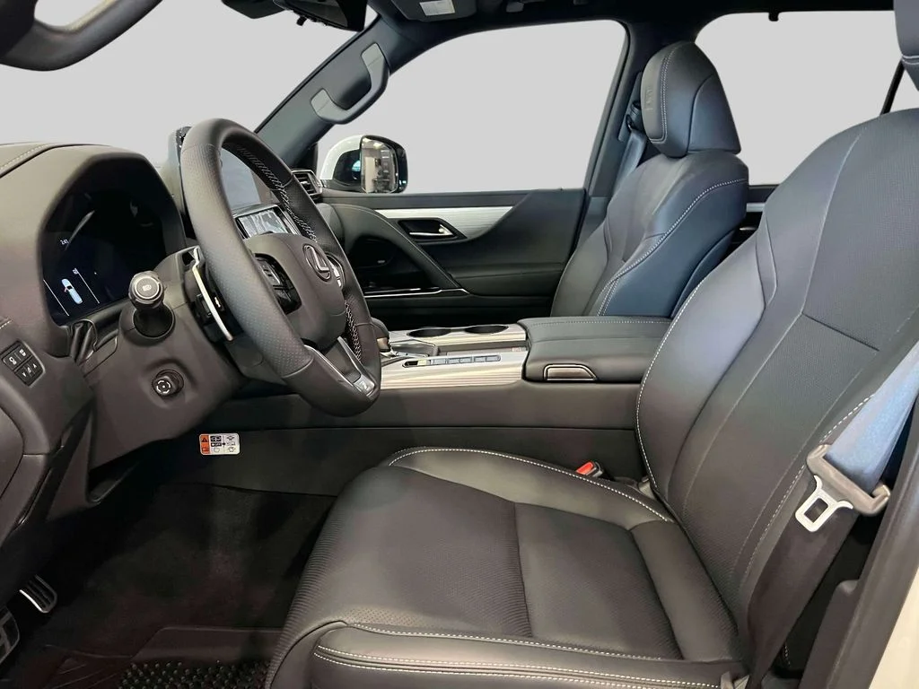 2026 Lexus LX 700h F-Sport - Photo 15