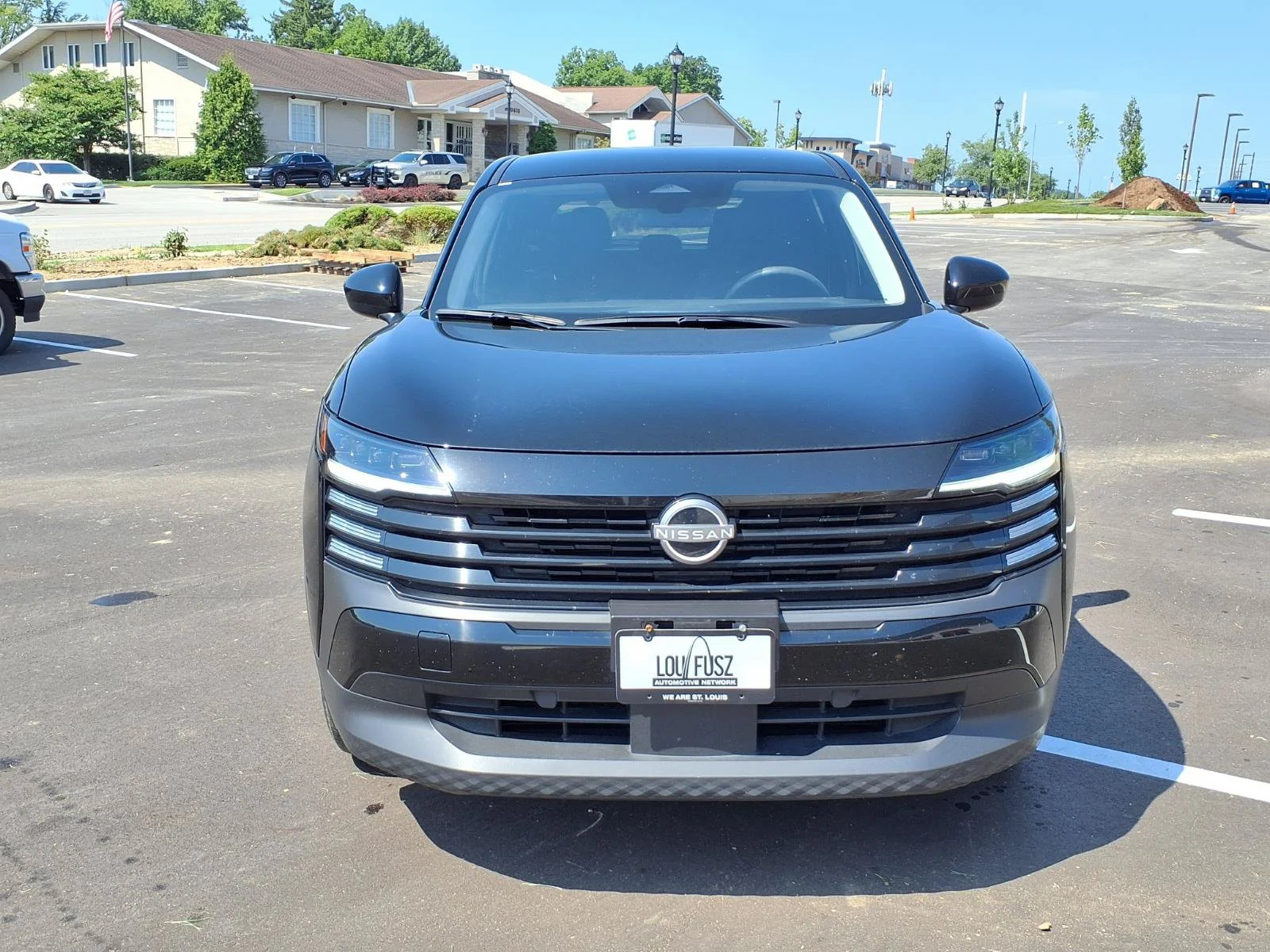 Used 2025 Super Black Nissan SV image 28