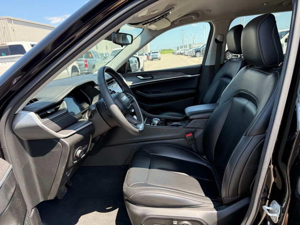 Used 2023 Black Jeep Limited image 5