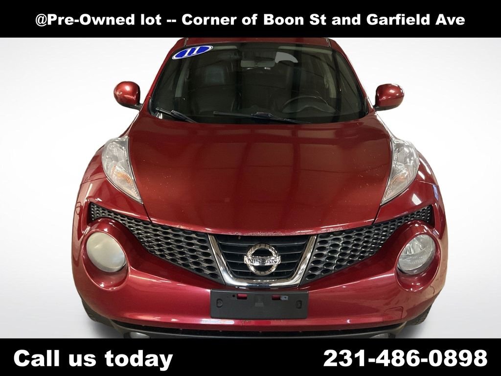 Used 2011 Red Nissan SL image 8