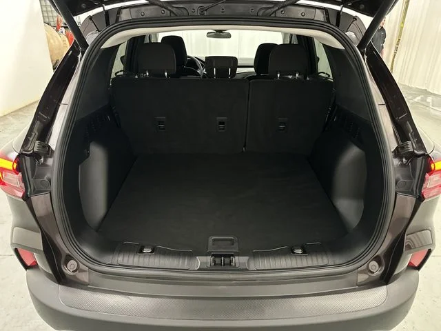 Used 2023 Red Ford Active image 22