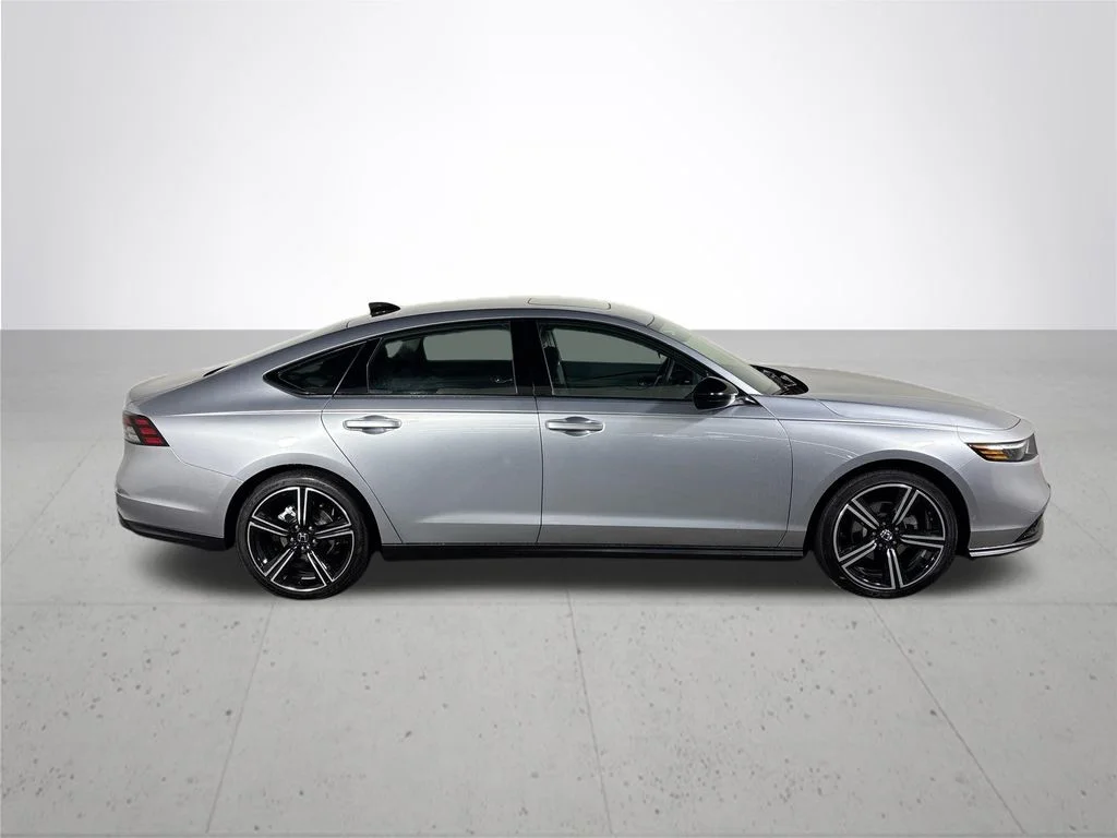 New 2026 Solar Silver Metallic Honda SE image 5