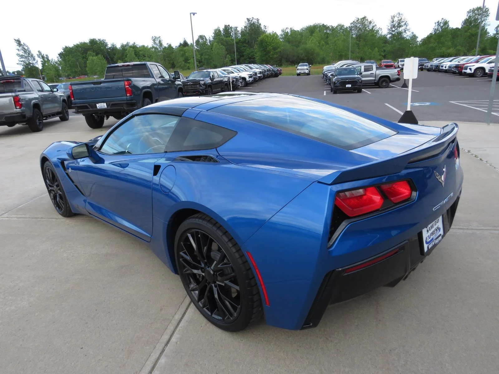 Used 2015  CHEVROLET  image 10