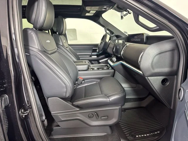New 2026 Agate Black Metallic Ford MAX Platinum® image 4