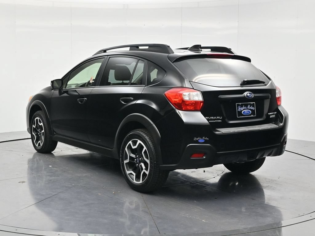 Used 2017 Crystal Black Silica Subaru 2.0i Limited image 7
