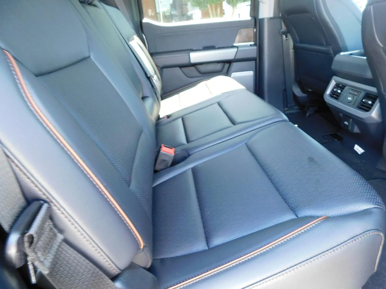 New 2027 Carbonized Gray Metallic Ford F-250® Lariat® image 16