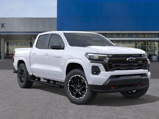 New 2026 Summit White Chevrolet Z71 image 7
