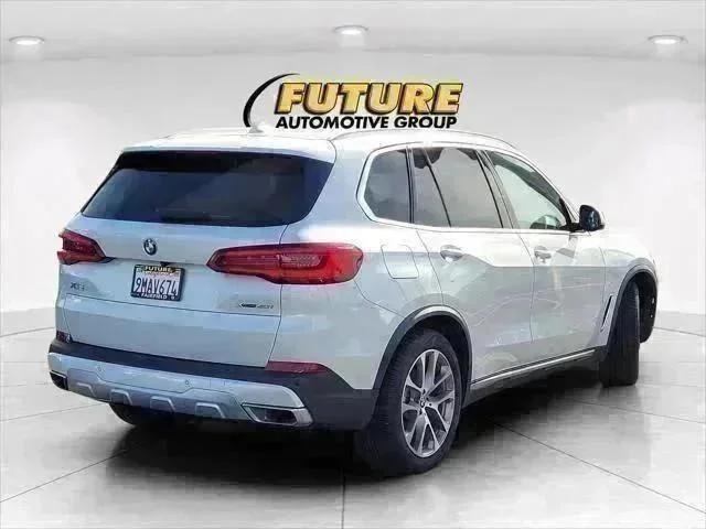 Certified Used 2019 White BMW xDrive40i image 7