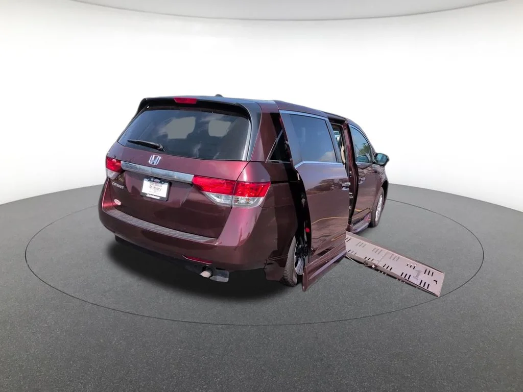 Used 2016  Honda EX-L image 3
